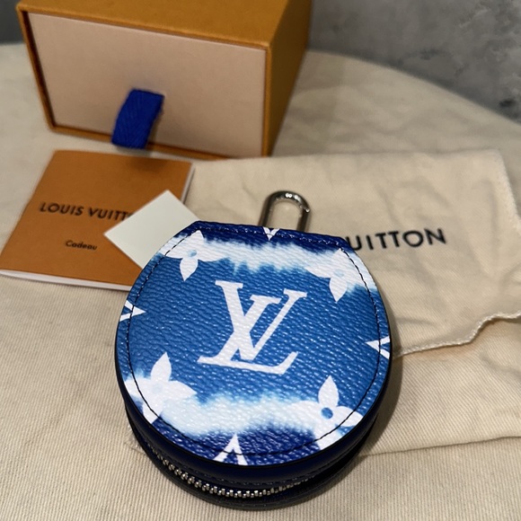 Louis Vuitton monogram giant escale pouch case purse charm key chain coin holder - Picture 12 of 12